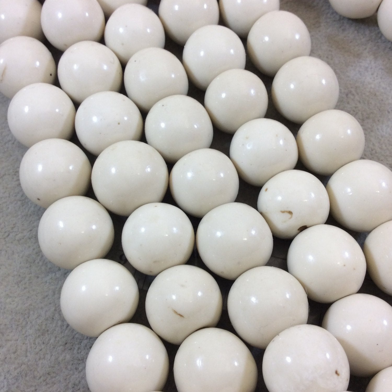 18mm White/Ivory Colored Smooth Acrylic Faux Bone Round Shape Beads with 3mm Holes - 16.25" Strand (Approx. 22 Beads) - Sold by the Strand